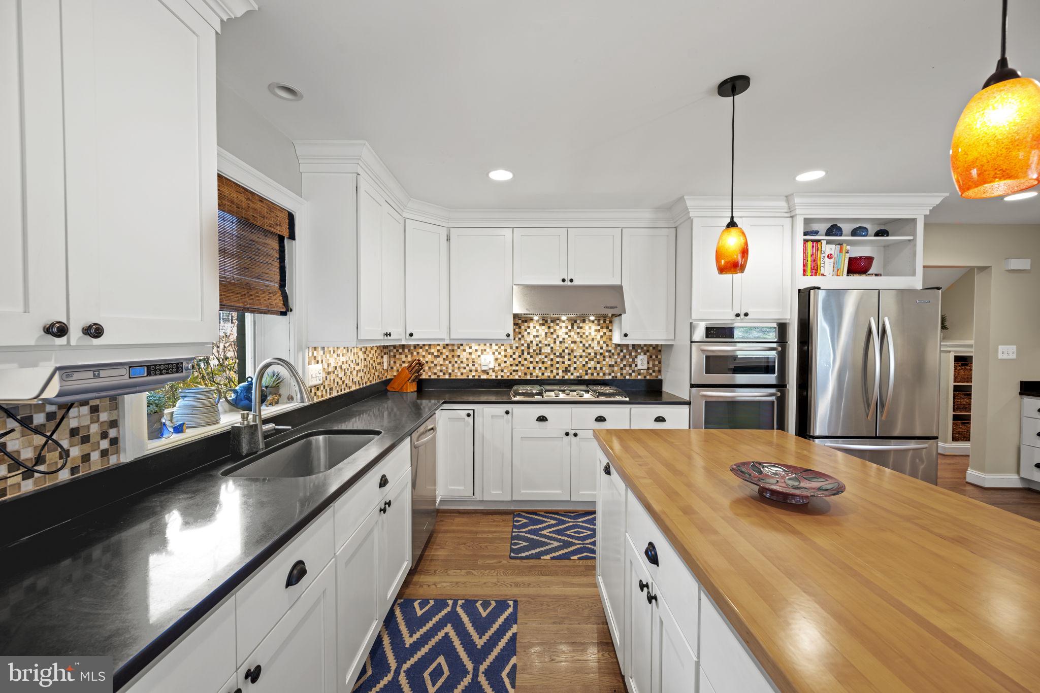 MARY KNOLLS - Residential