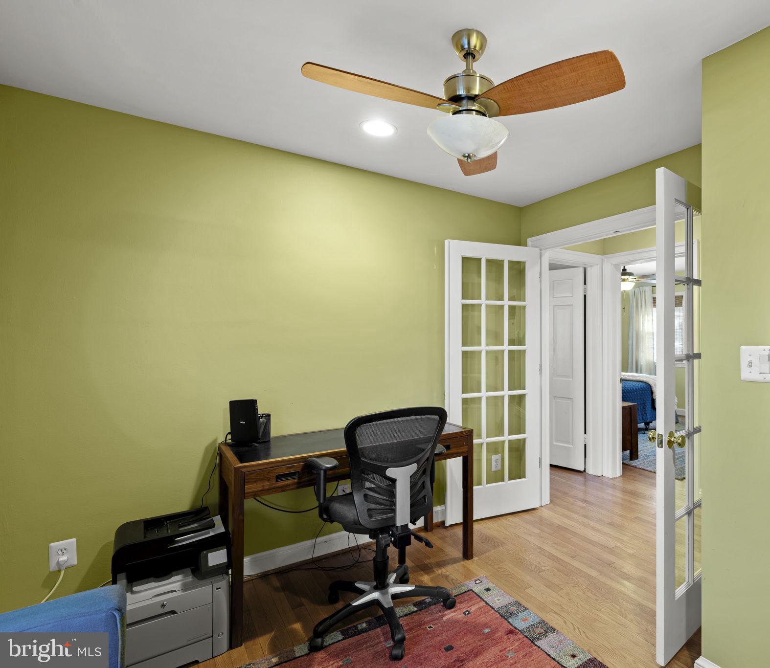 MARY KNOLLS - Residential