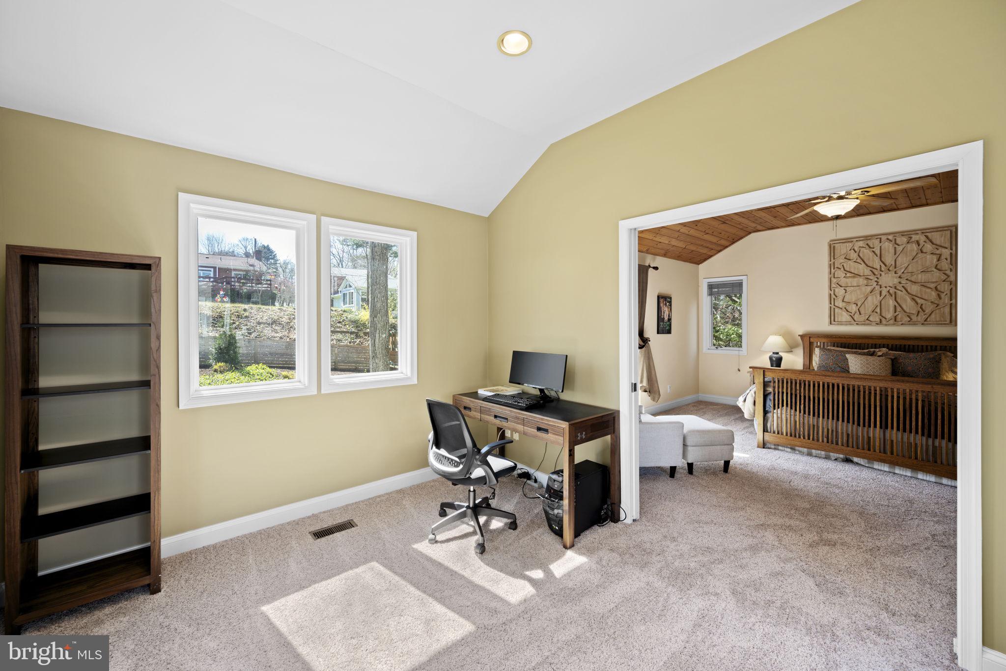 MARY KNOLLS - Residential