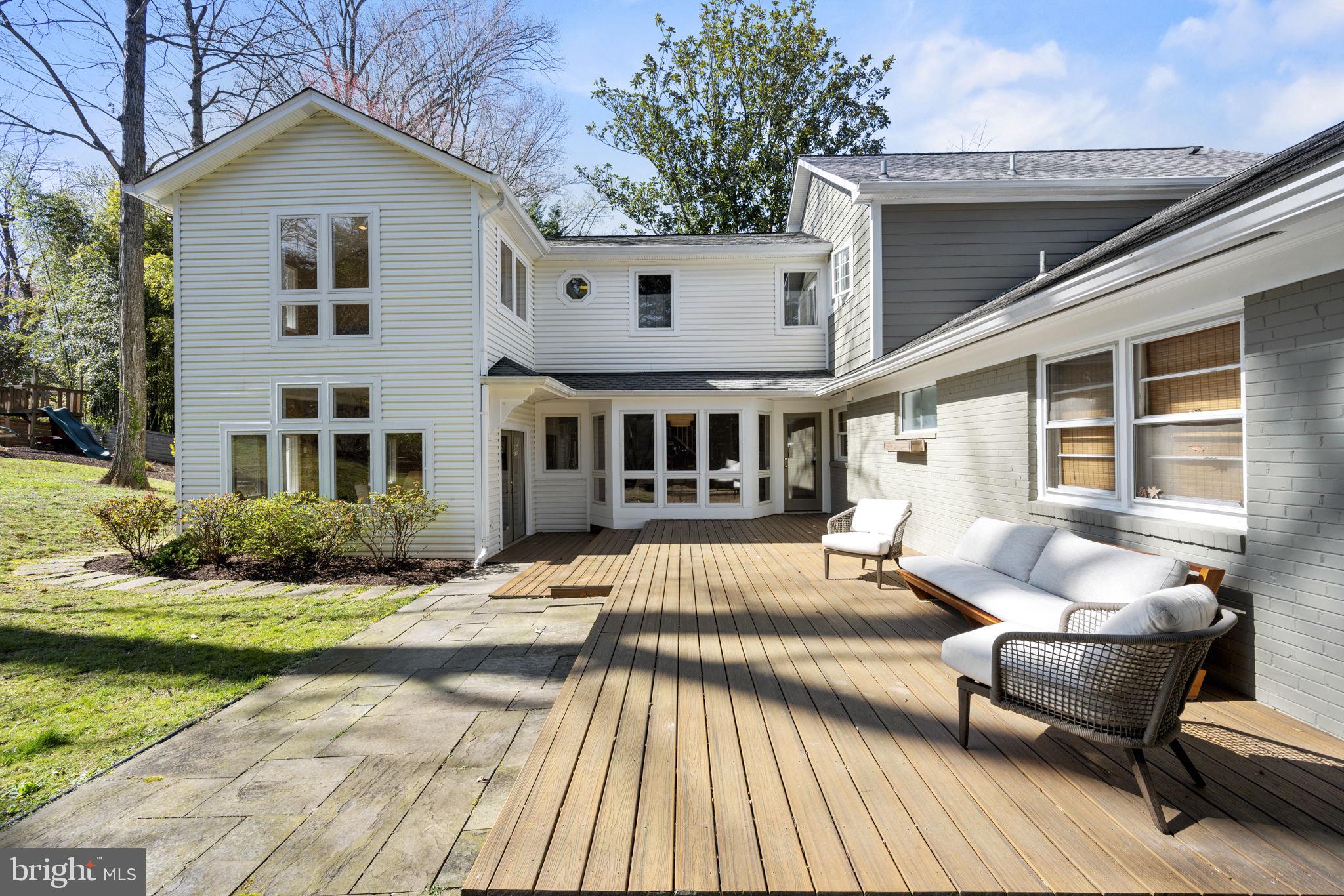 MARY KNOLLS - Residential