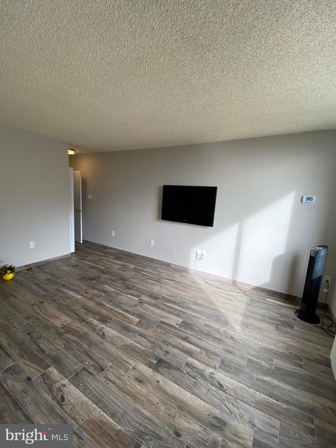 SKYLINE PLAZA - Residential Lease