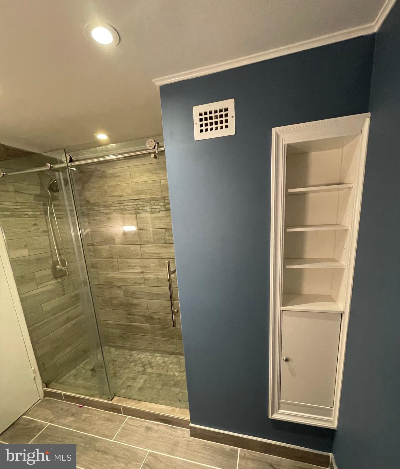 SKYLINE PLAZA - Residential Lease