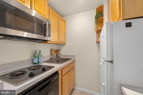 Tiny photo for 2141 I Street NW #204, WASHINGTON, DC 20037 (MLS # DCDC2259094)