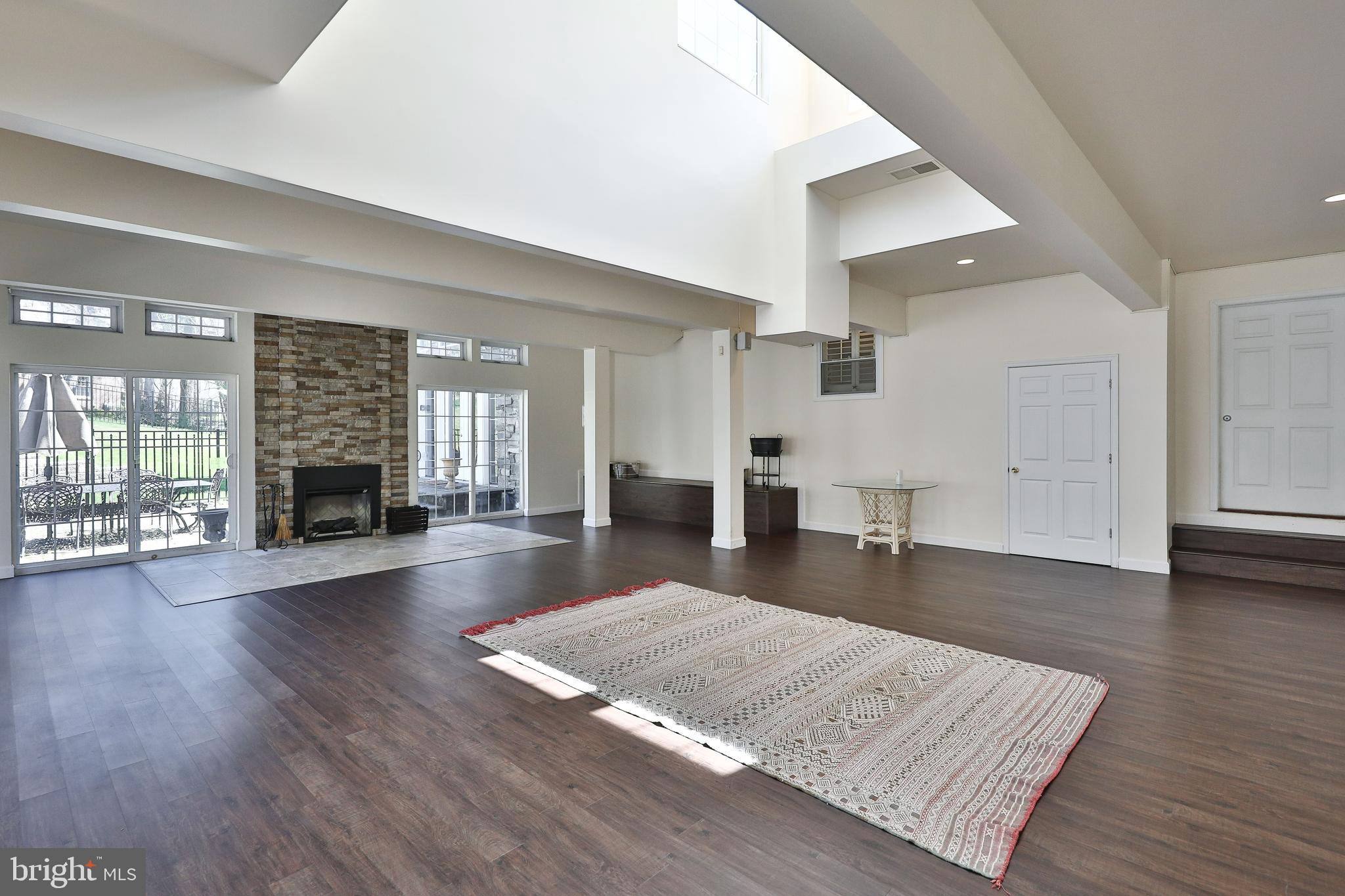 HUNTINGDON VALLEY - Residential