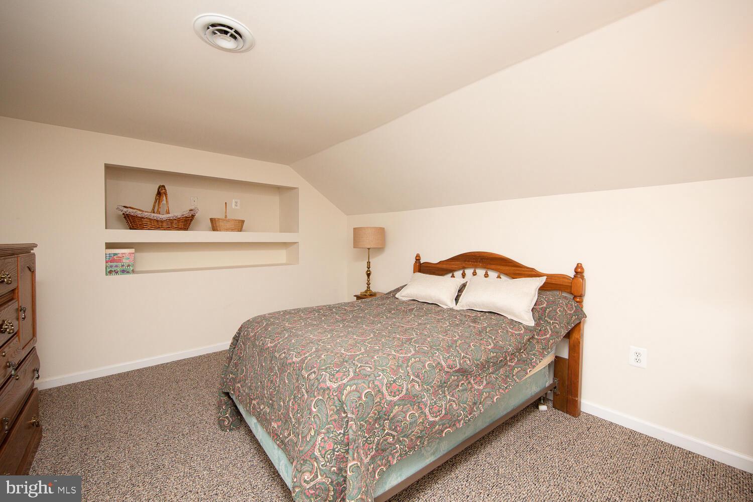 HUNTINGDON VALLEY - Residential