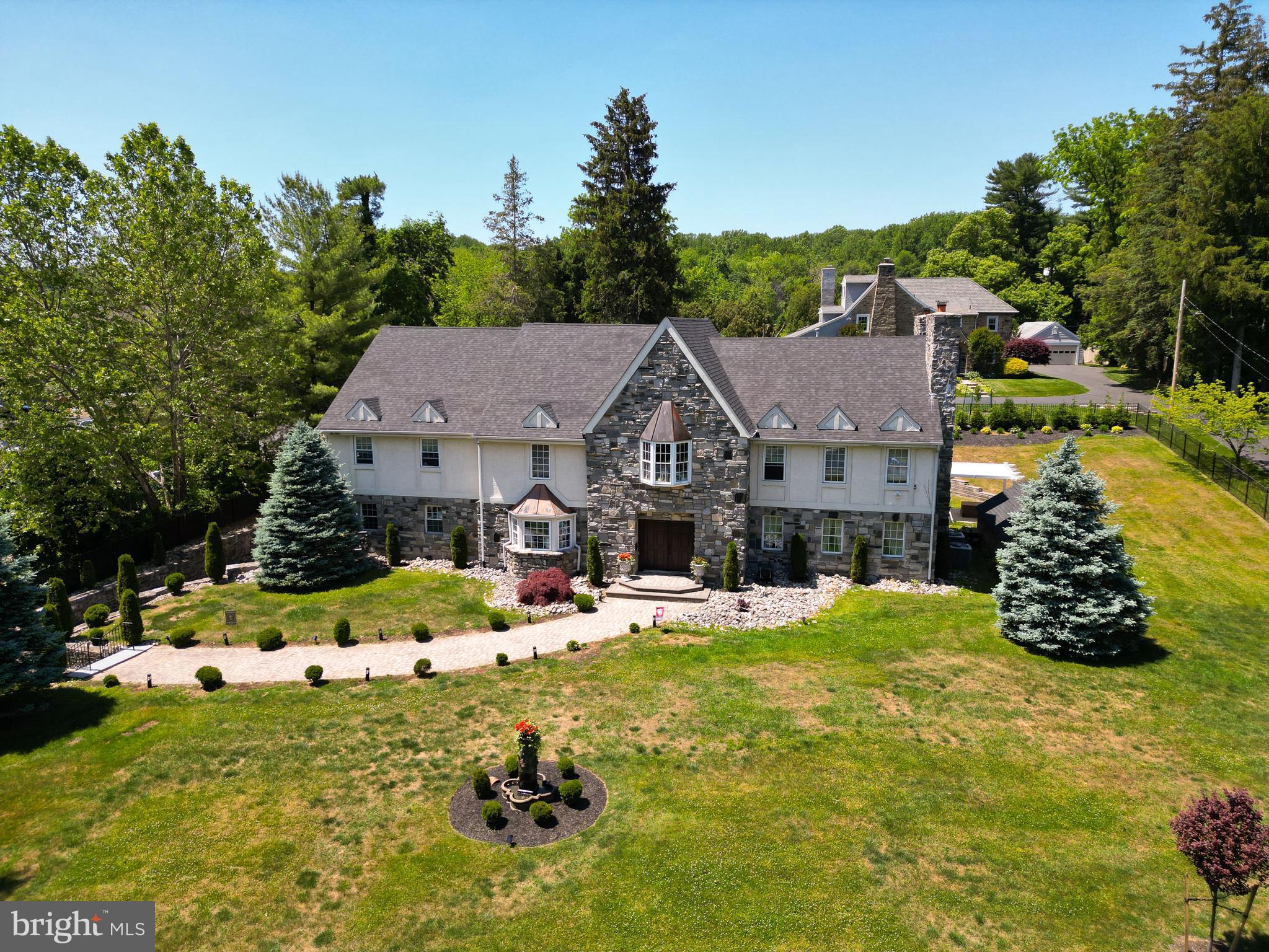 HUNTINGDON VALLEY - Residential