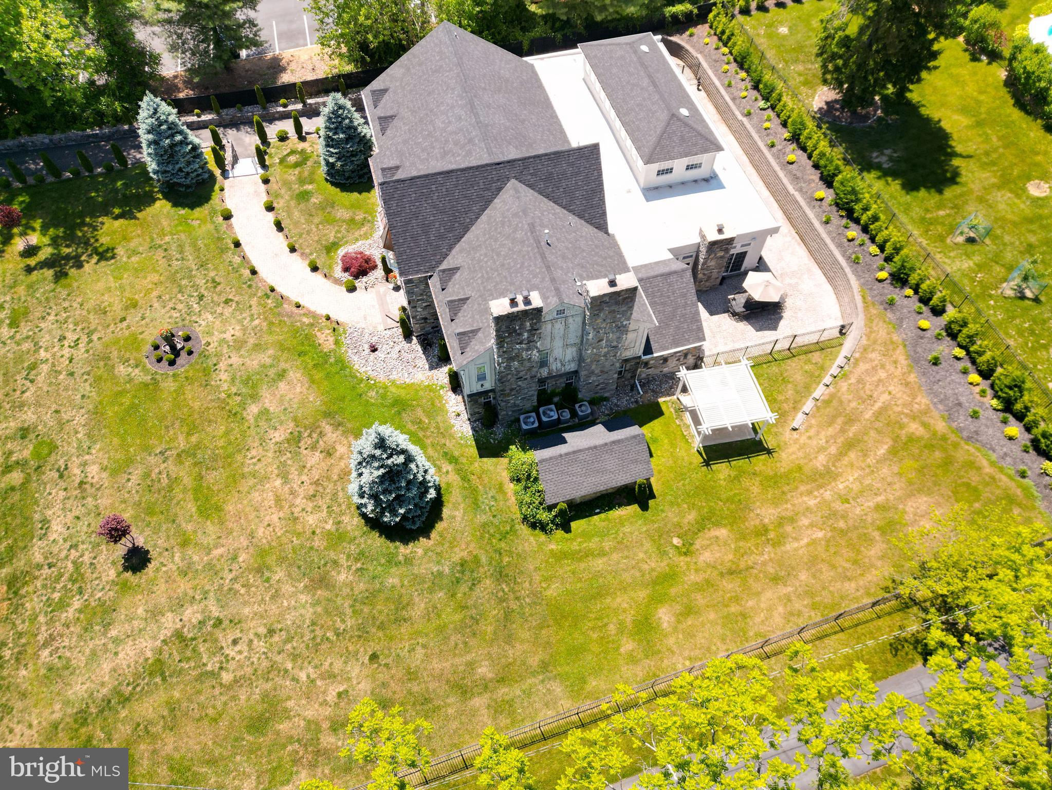 HUNTINGDON VALLEY - Residential