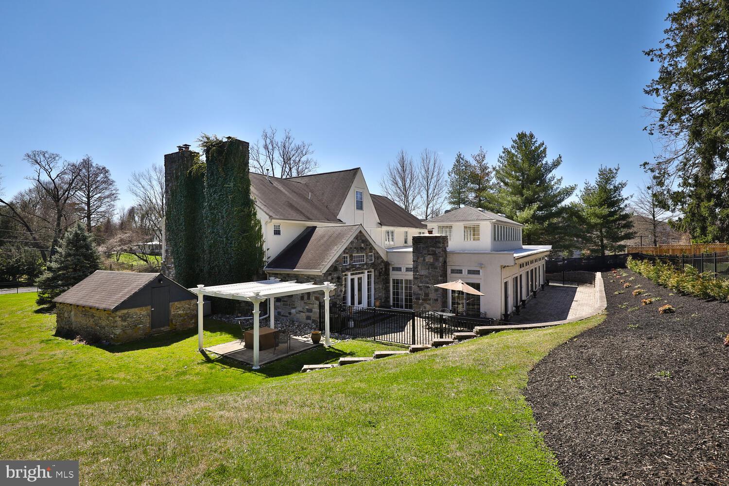 HUNTINGDON VALLEY - Residential