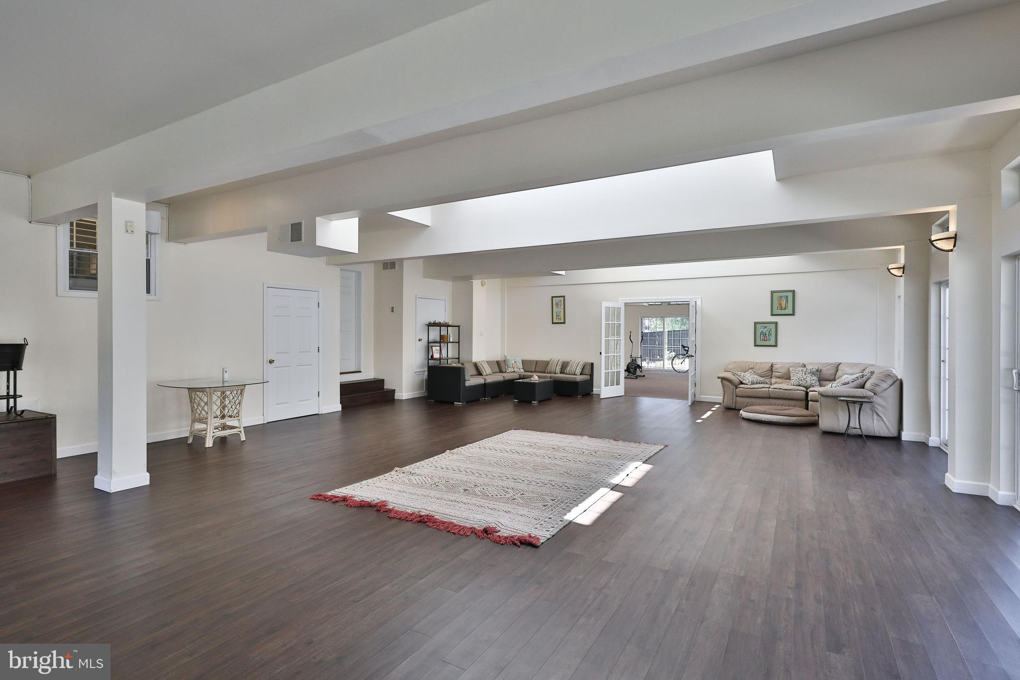 HUNTINGDON VALLEY - Residential