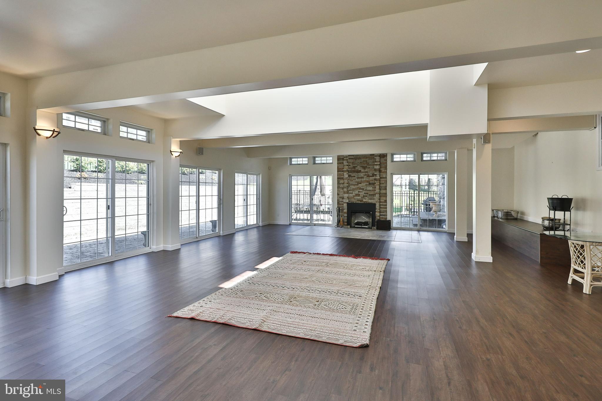 HUNTINGDON VALLEY - Residential