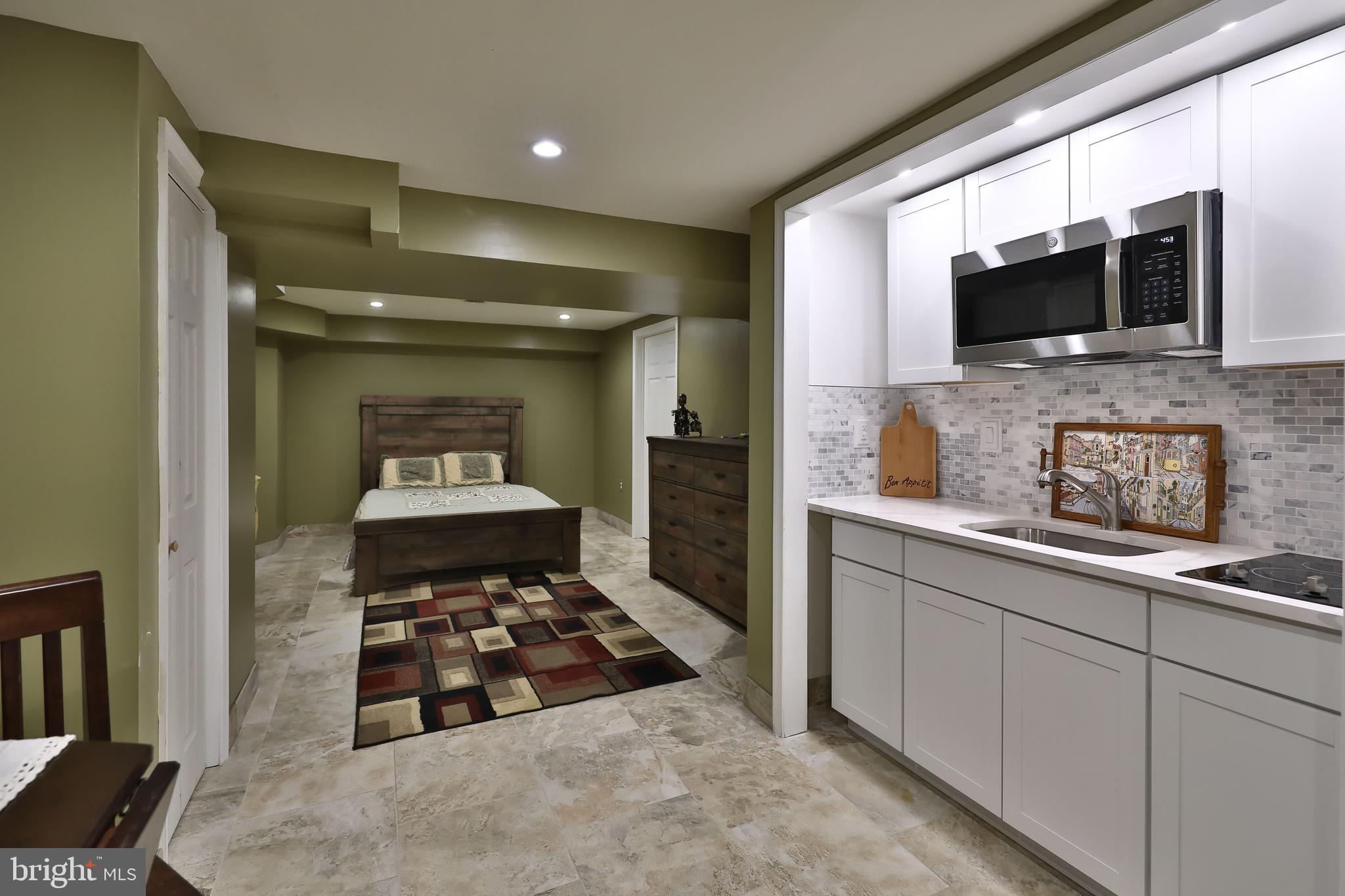 HUNTINGDON VALLEY - Residential