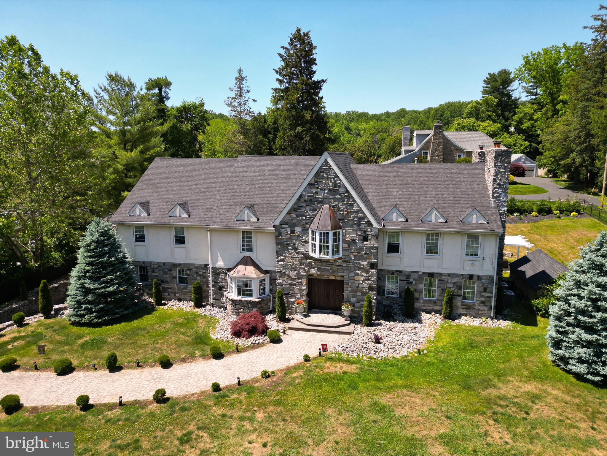 HUNTINGDON VALLEY - Residential