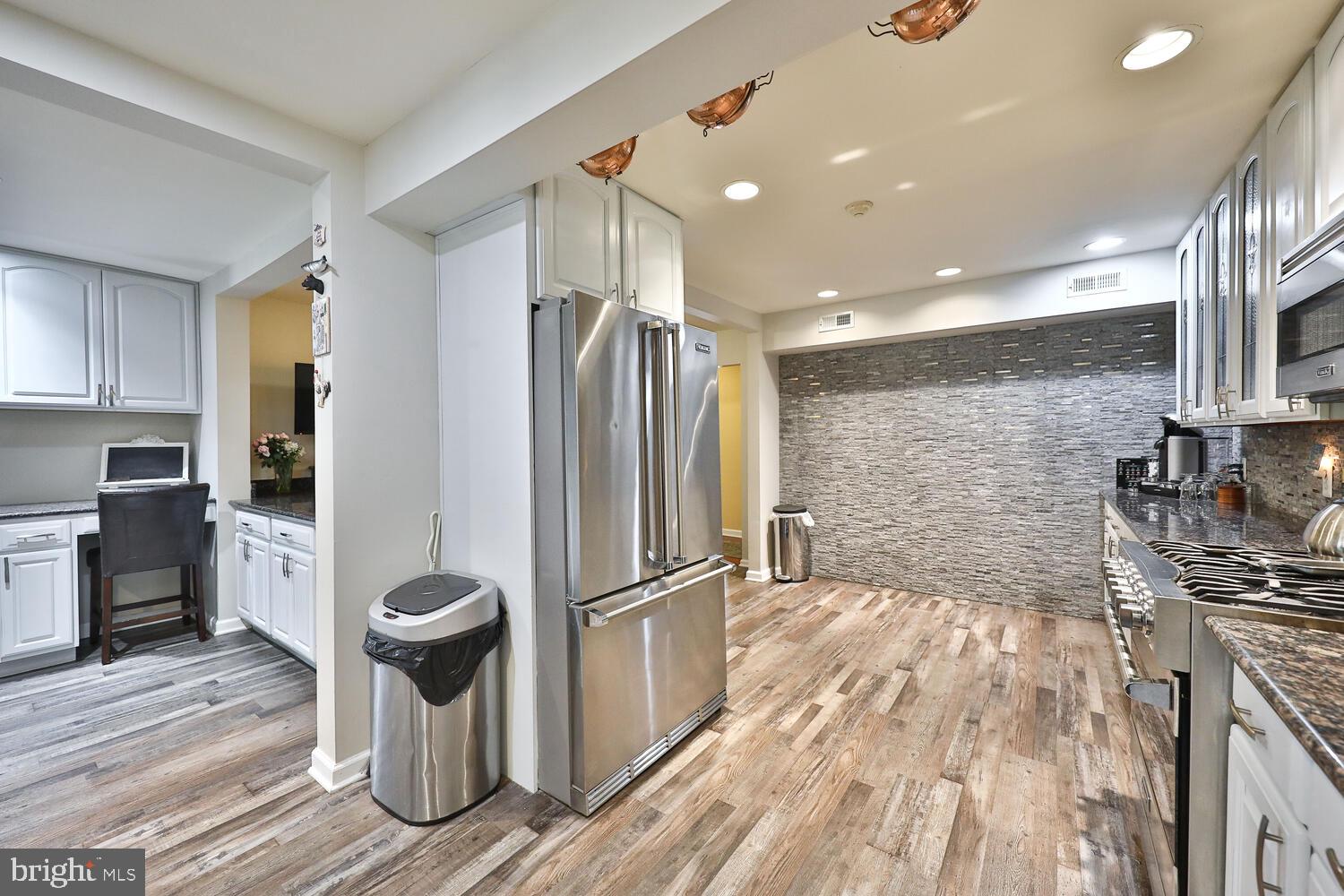 HUNTINGDON VALLEY - Residential