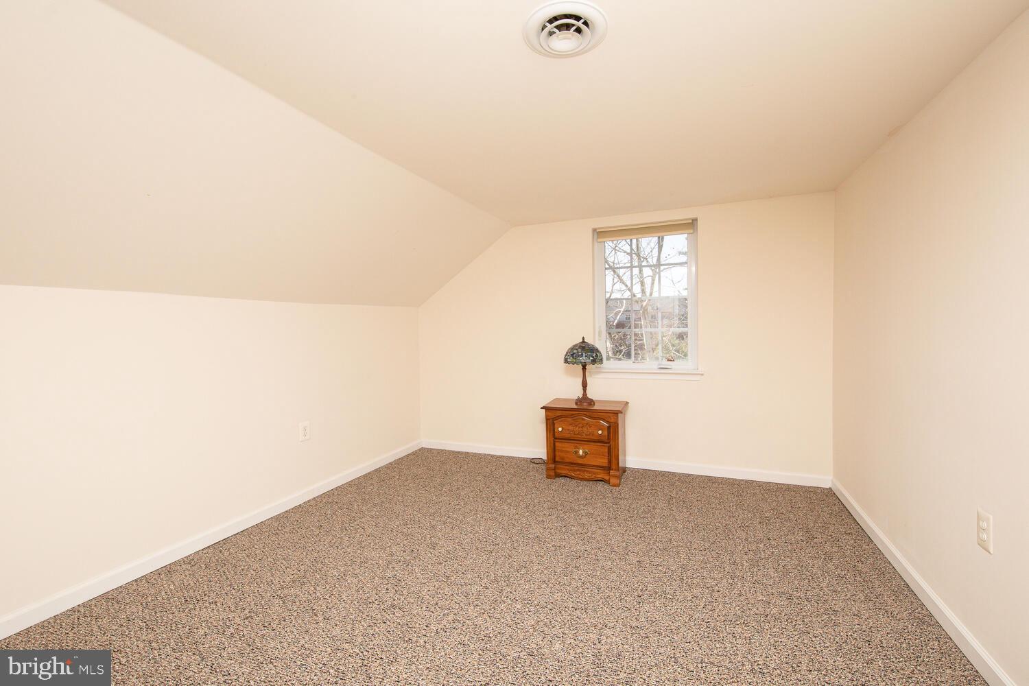 HUNTINGDON VALLEY - Residential