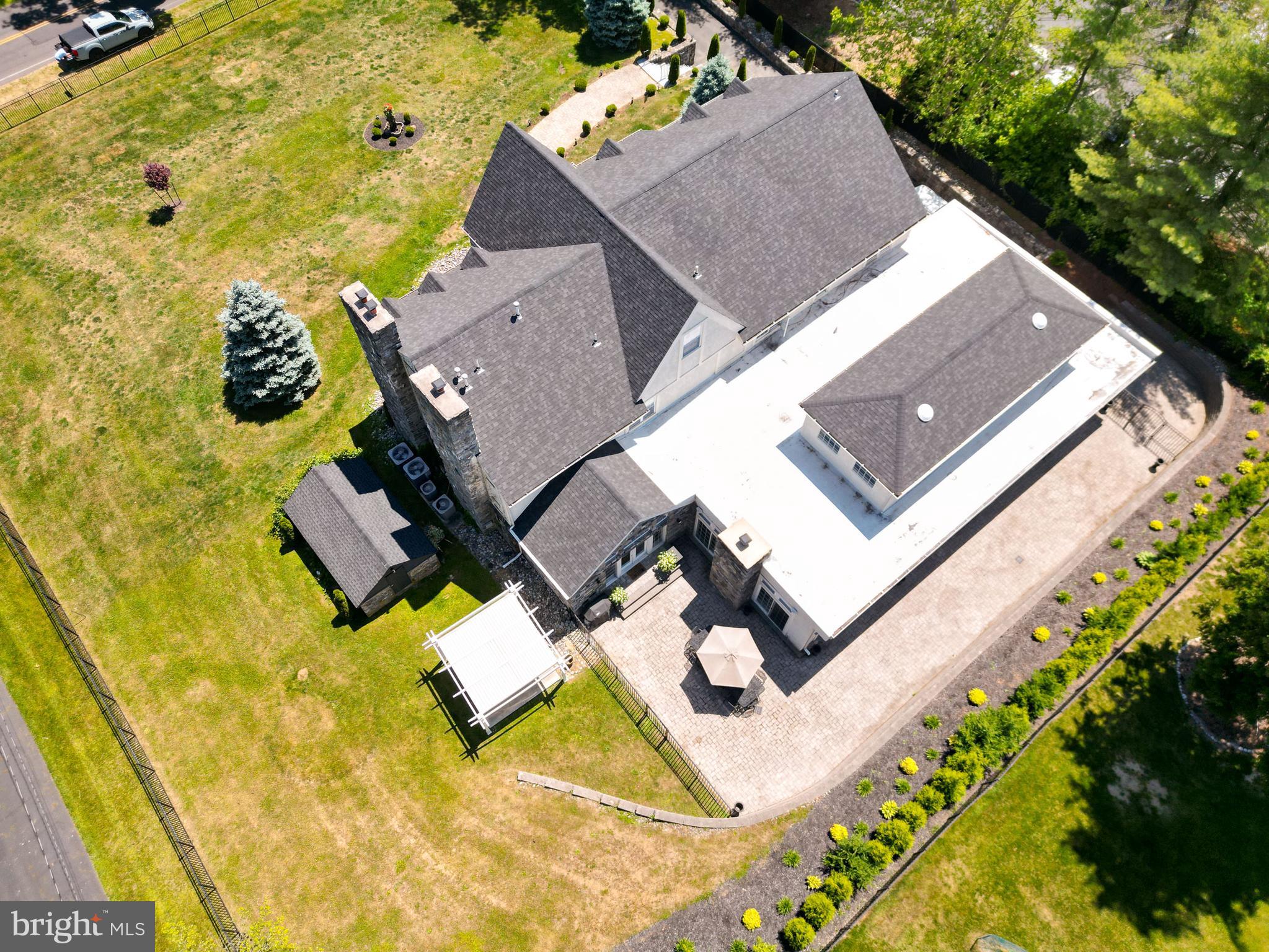 HUNTINGDON VALLEY - Residential