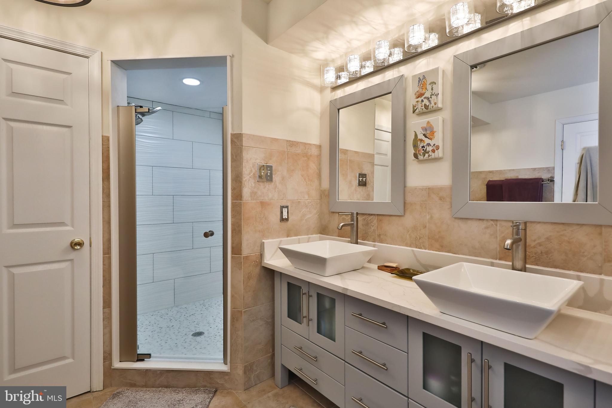 HUNTINGDON VALLEY - Residential