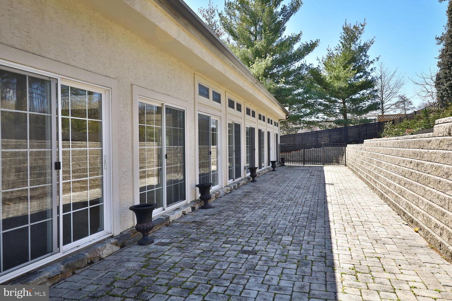 HUNTINGDON VALLEY - Residential