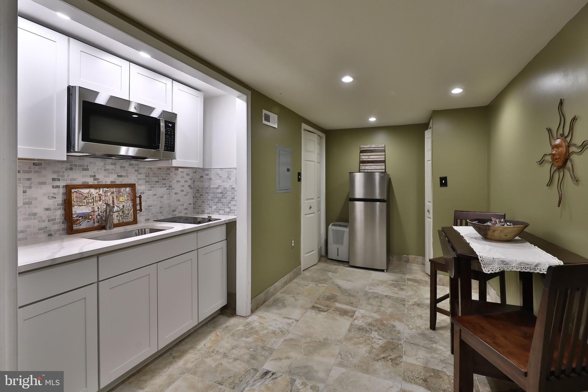 HUNTINGDON VALLEY - Residential