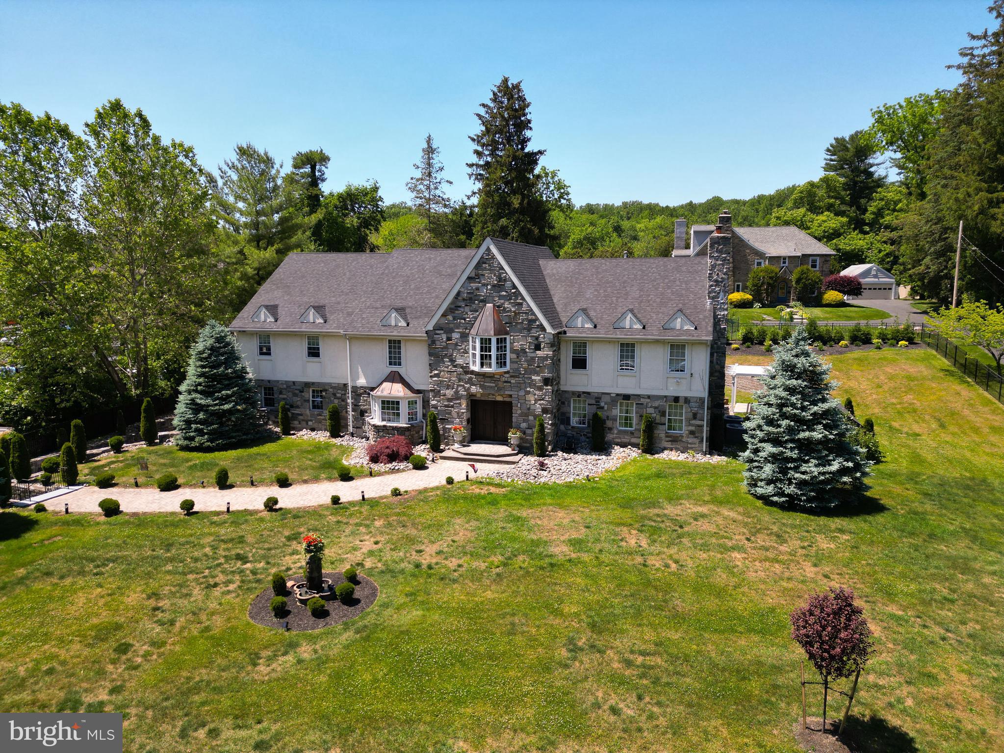 HUNTINGDON VALLEY - Residential