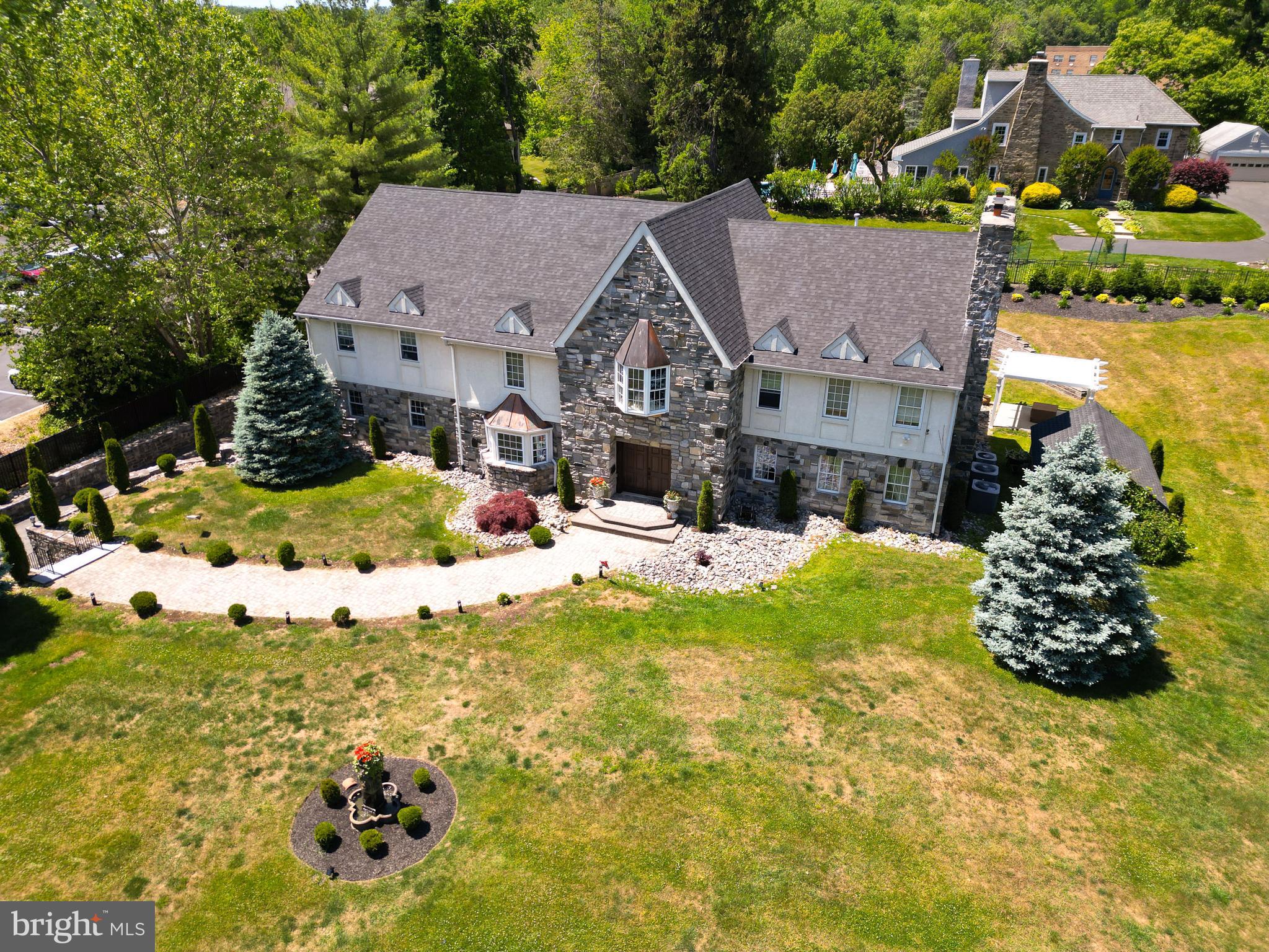 HUNTINGDON VALLEY - Residential