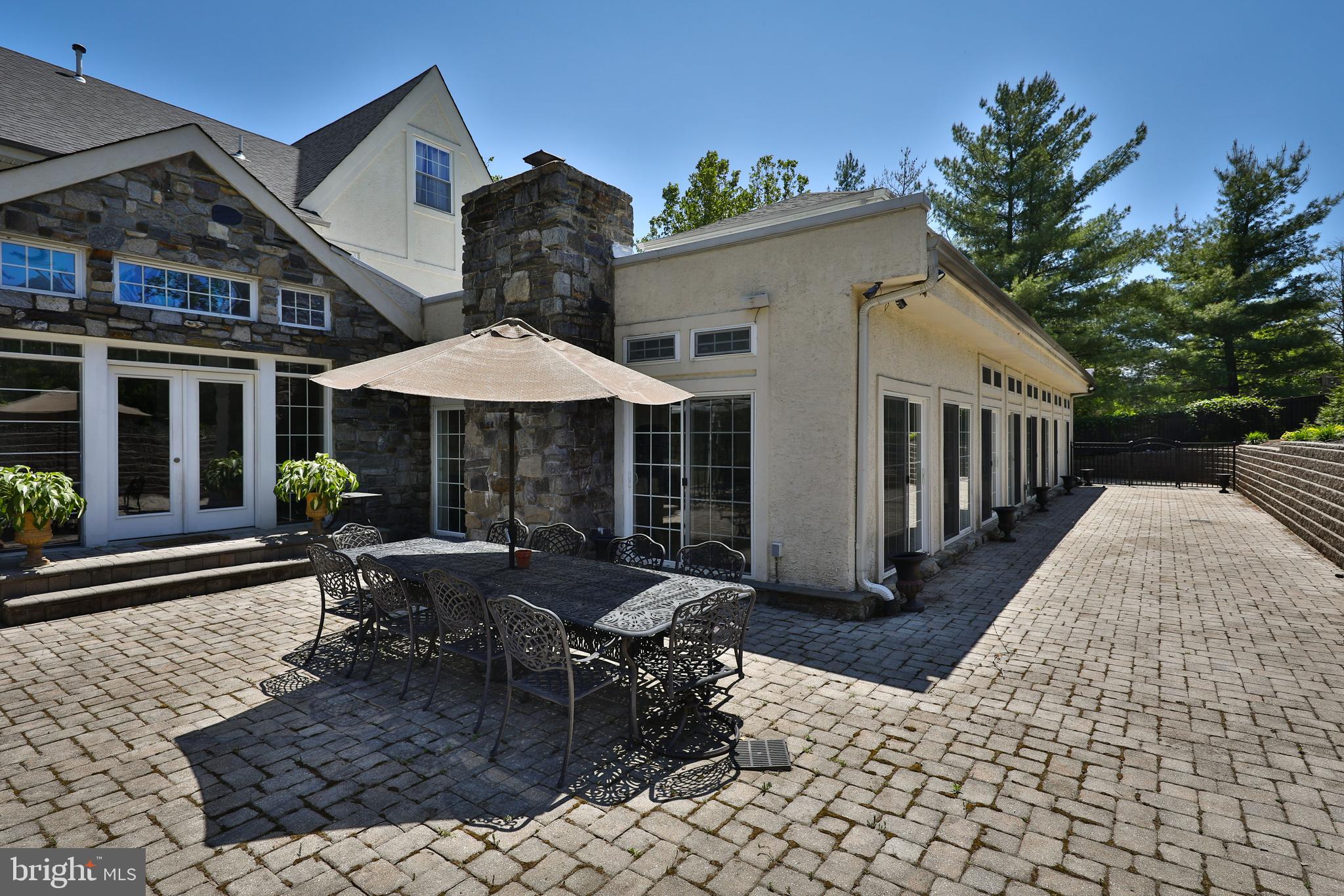 HUNTINGDON VALLEY - Residential