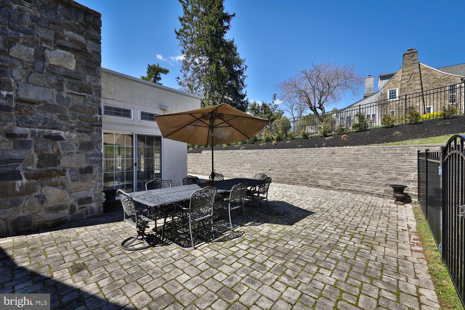 HUNTINGDON VALLEY - Residential