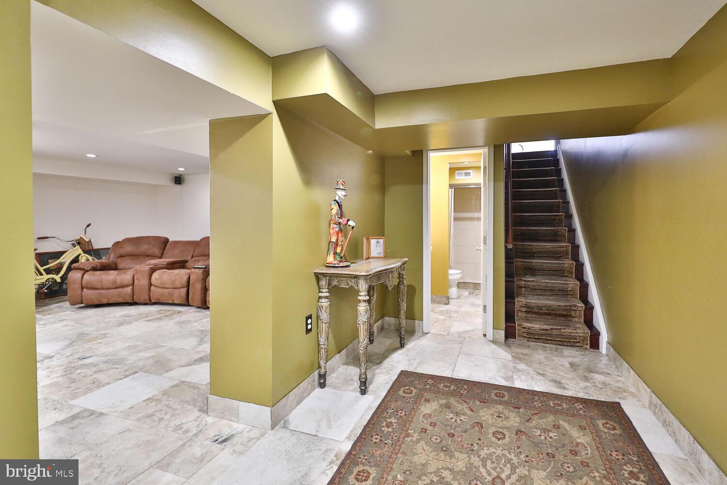 HUNTINGDON VALLEY - Residential