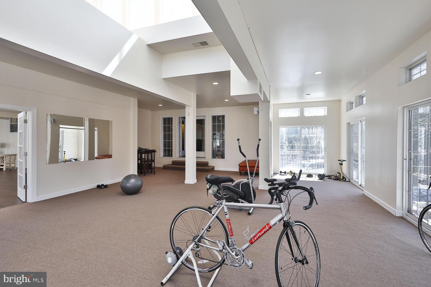 HUNTINGDON VALLEY - Residential