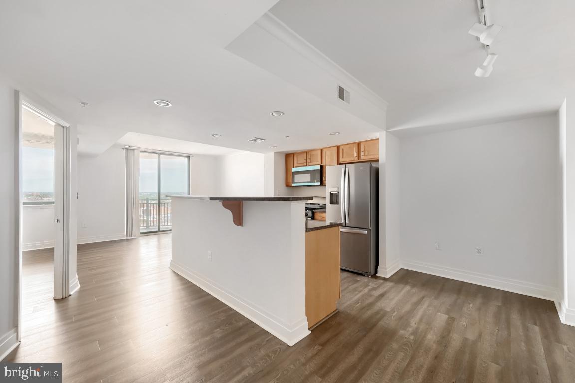 414 WATER STREET 2809
