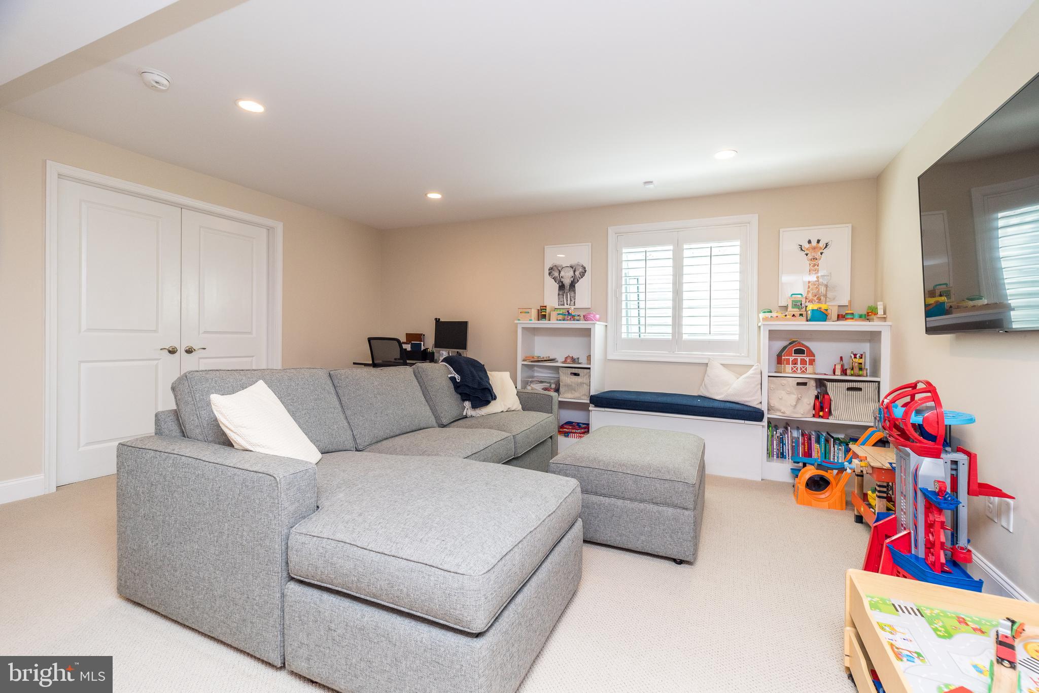 GWYNEDD CHASE - Residential