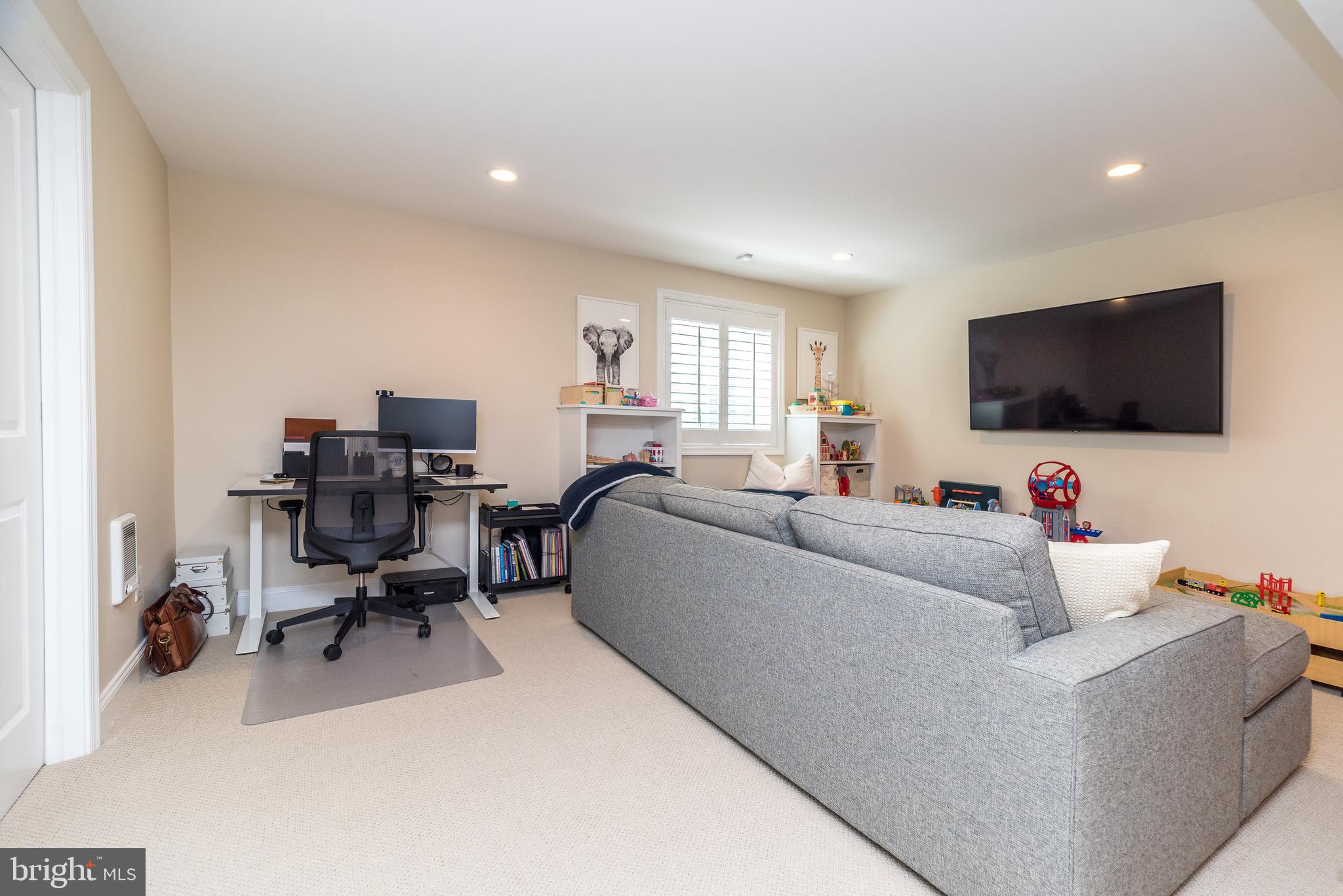 GWYNEDD CHASE - Residential