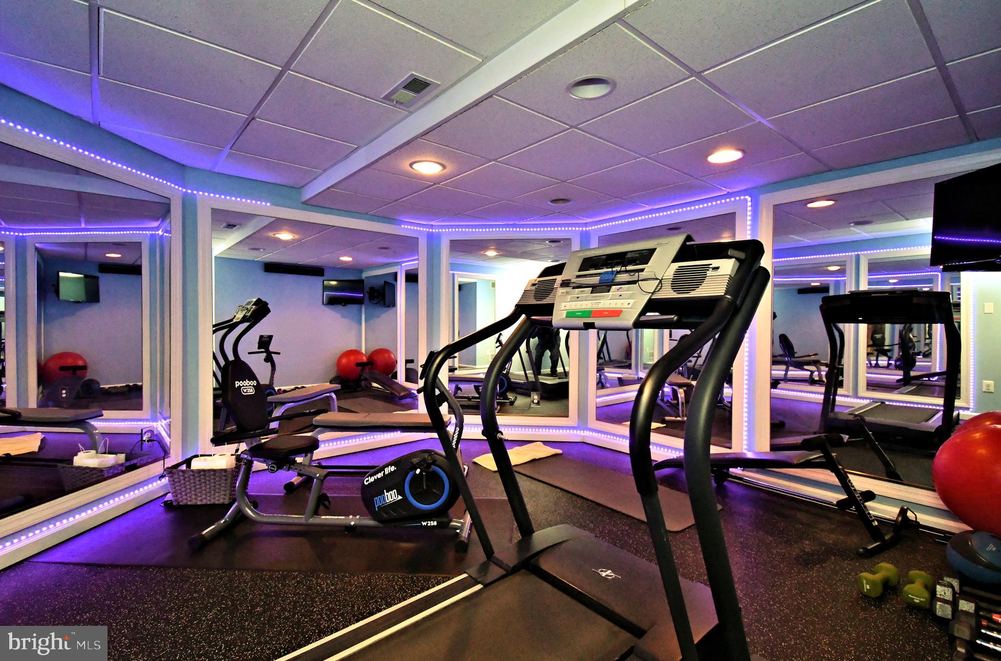 NORTHAMPTON CROSSG - Residential