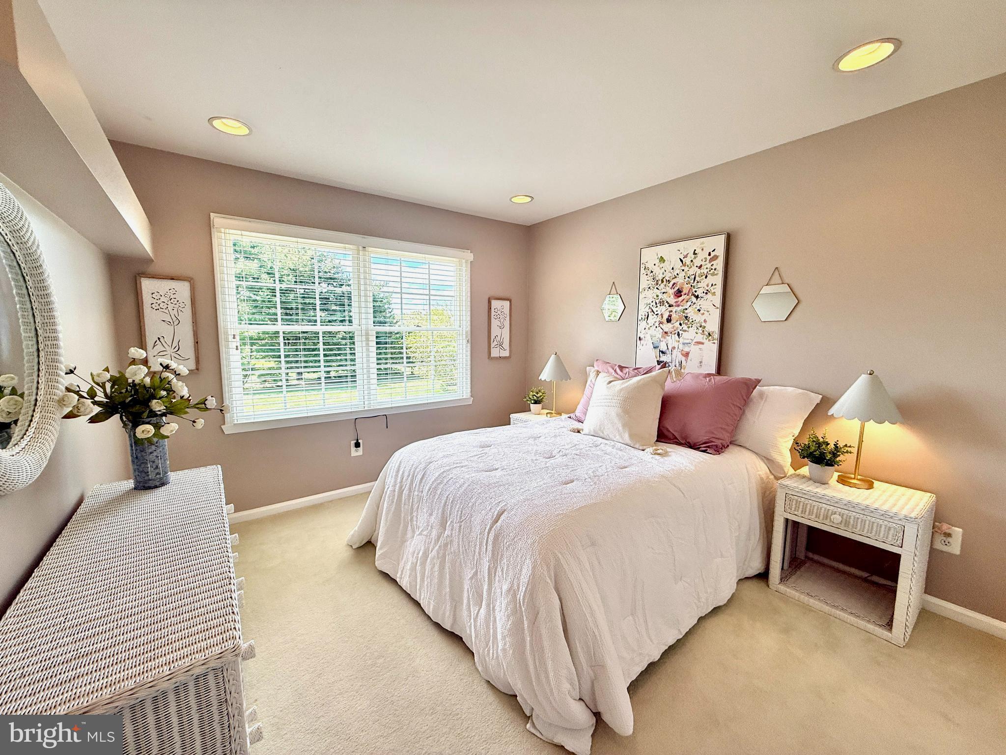 NORTHAMPTON CROSSG - Residential