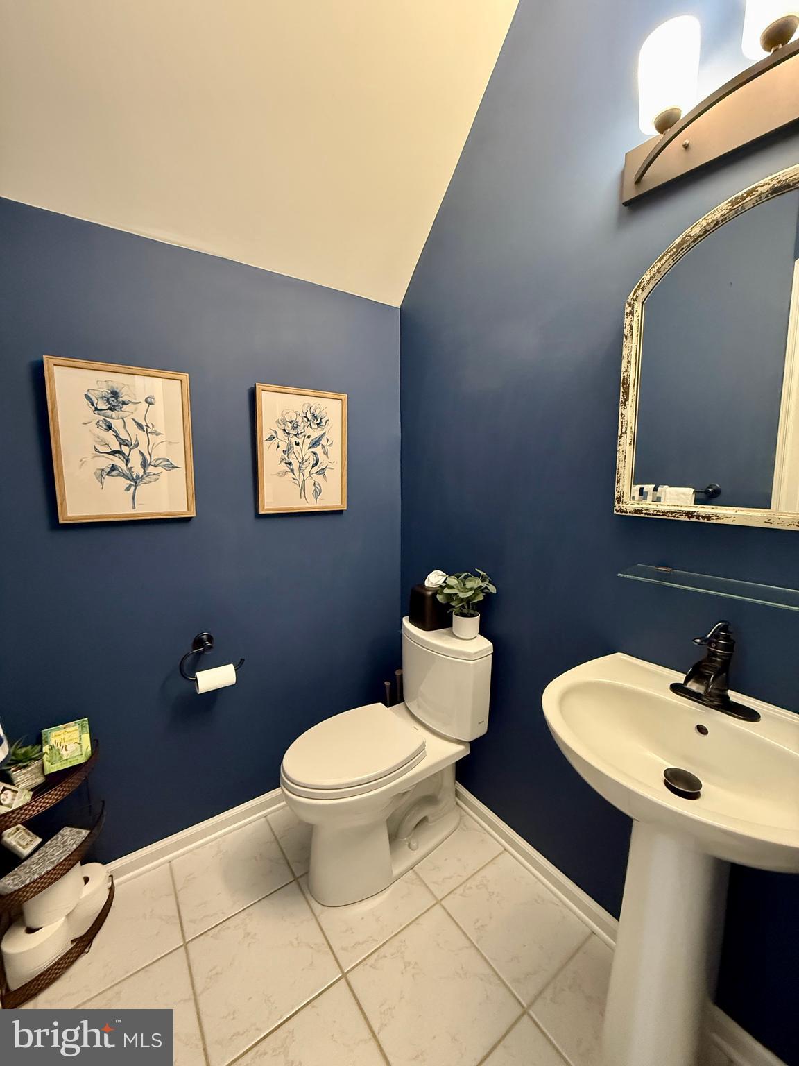 NORTHAMPTON CROSSG - Residential