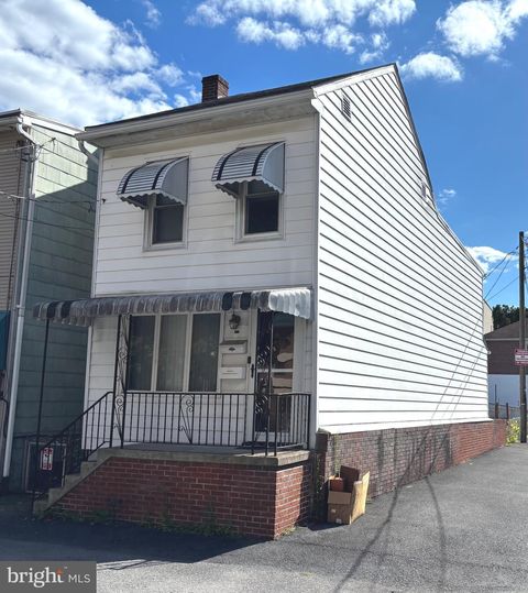 Photo of 325 Lewis Street, MINERSVILLE, PA 17954 (MLS # PASK2023270)