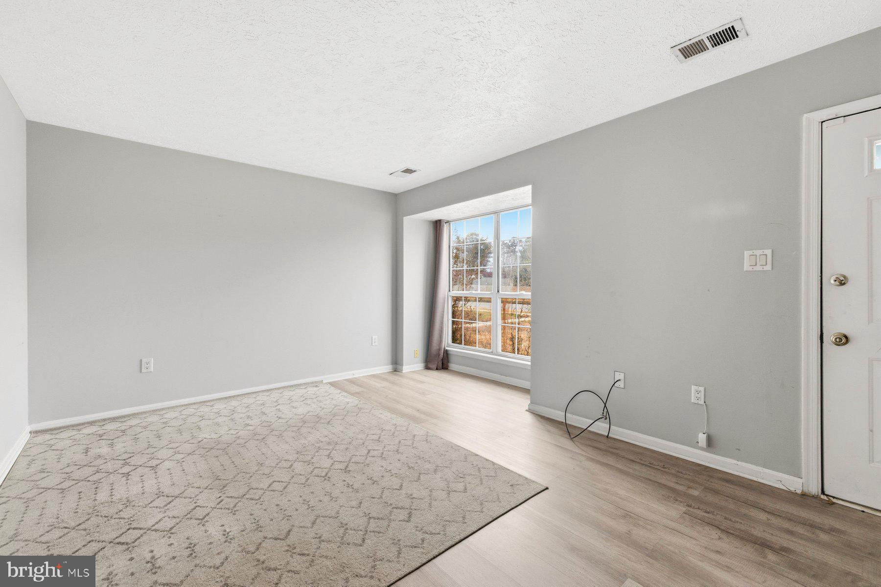 WESTBURY - Residential