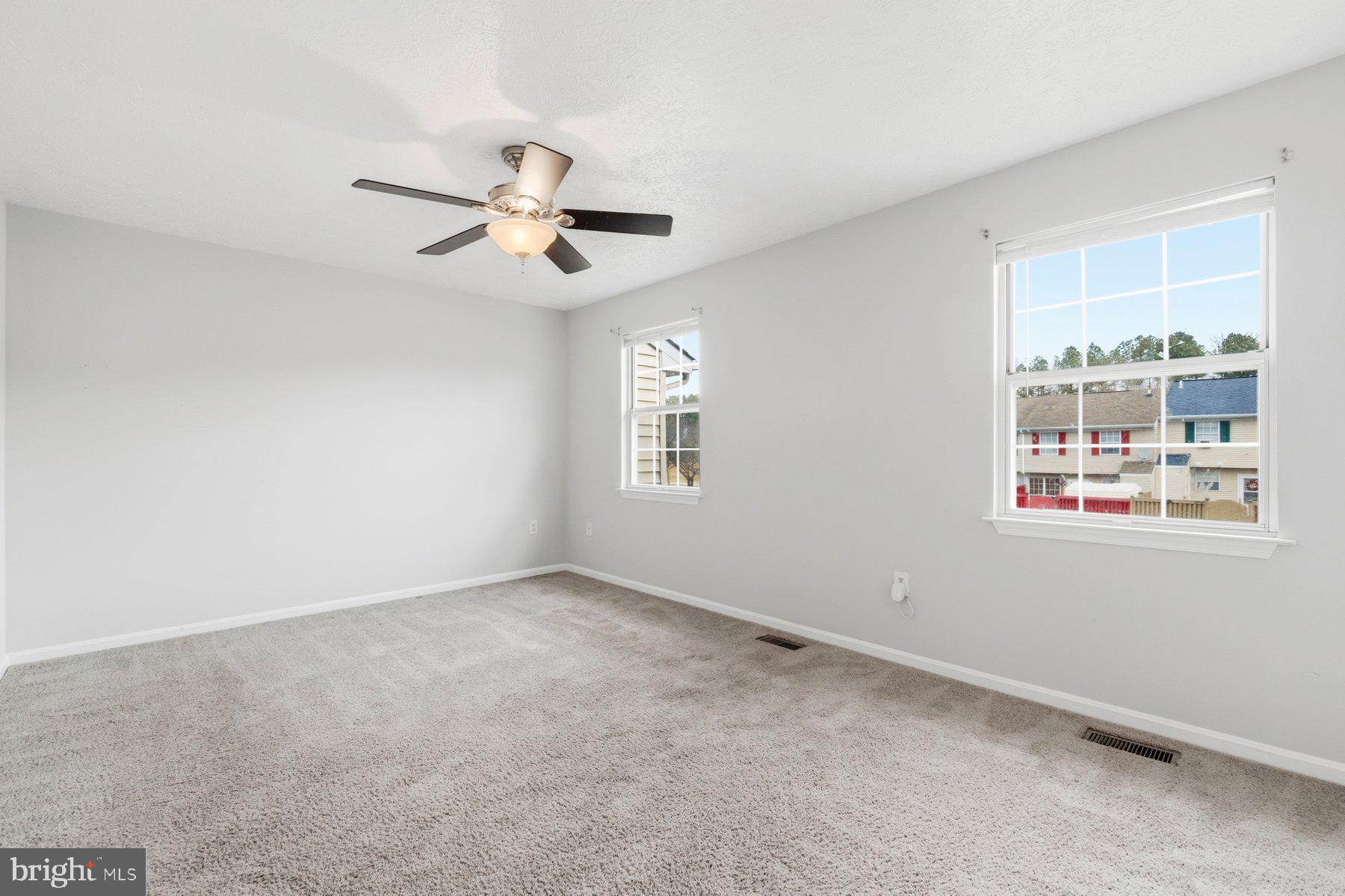 WESTBURY - Residential