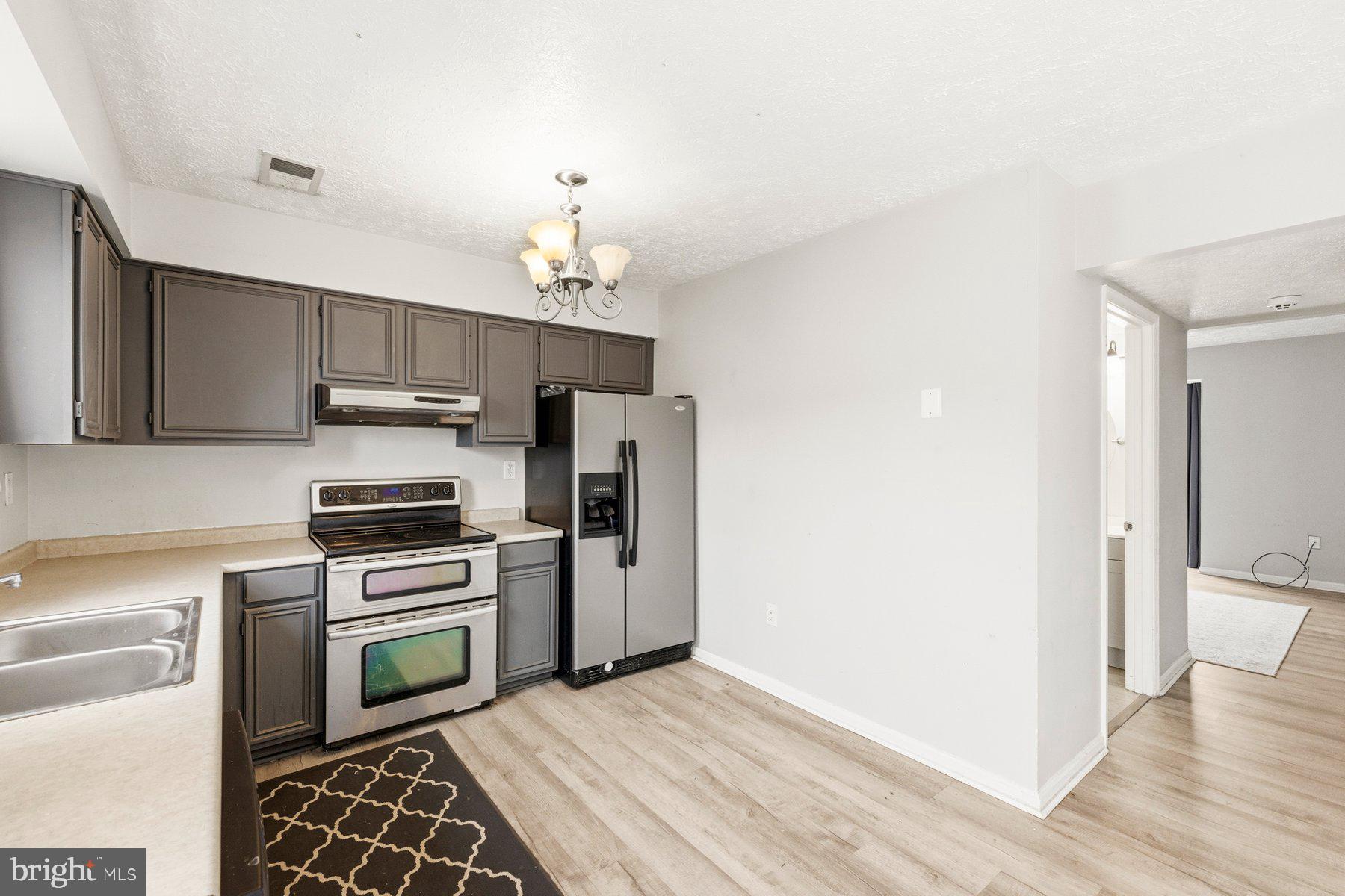 WESTBURY - Residential