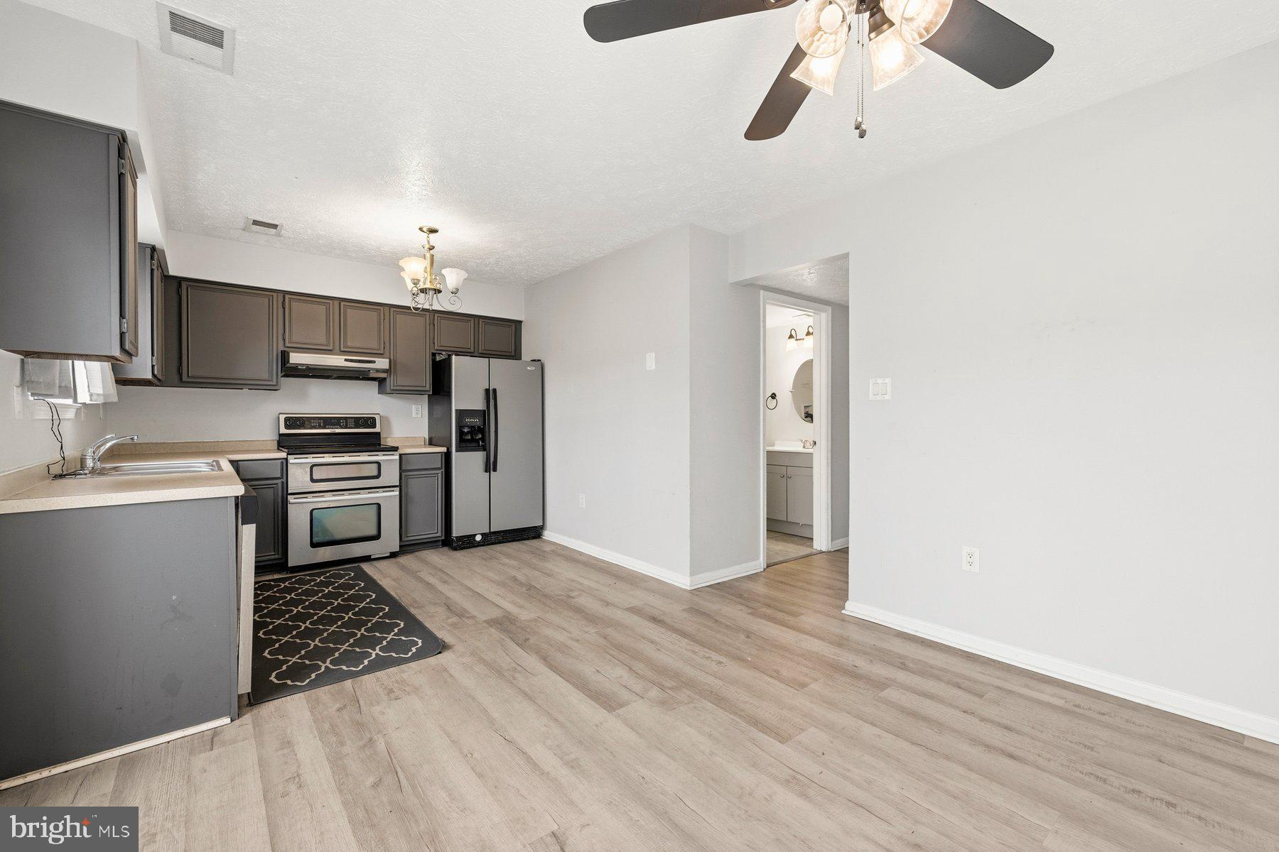 WESTBURY - Residential