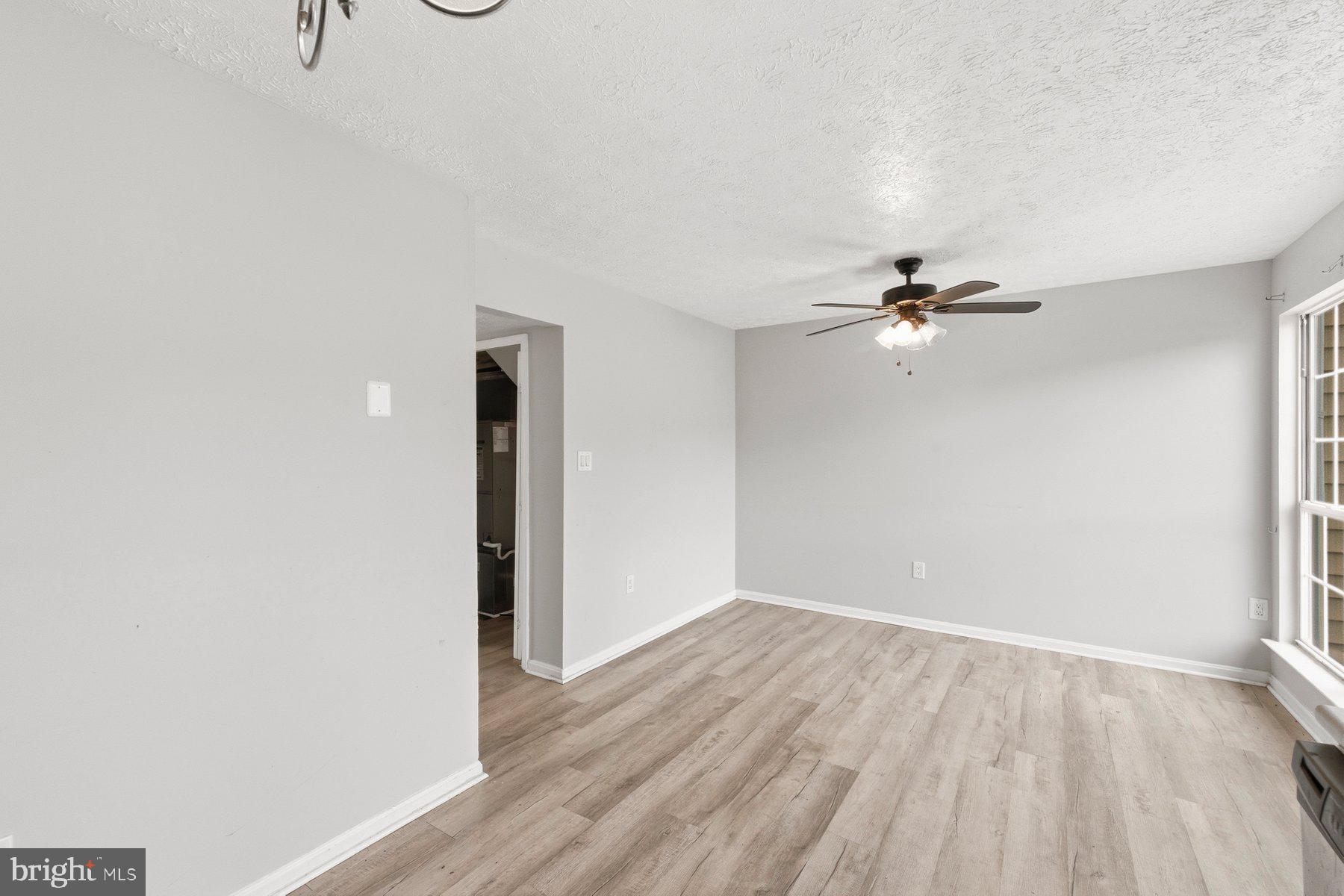 WESTBURY - Residential