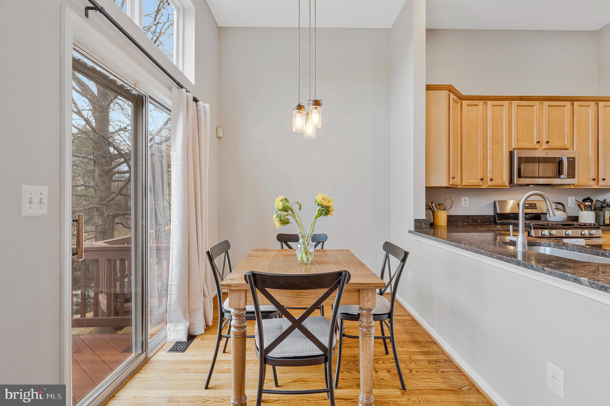 FAIR LAKES COURT - Residential