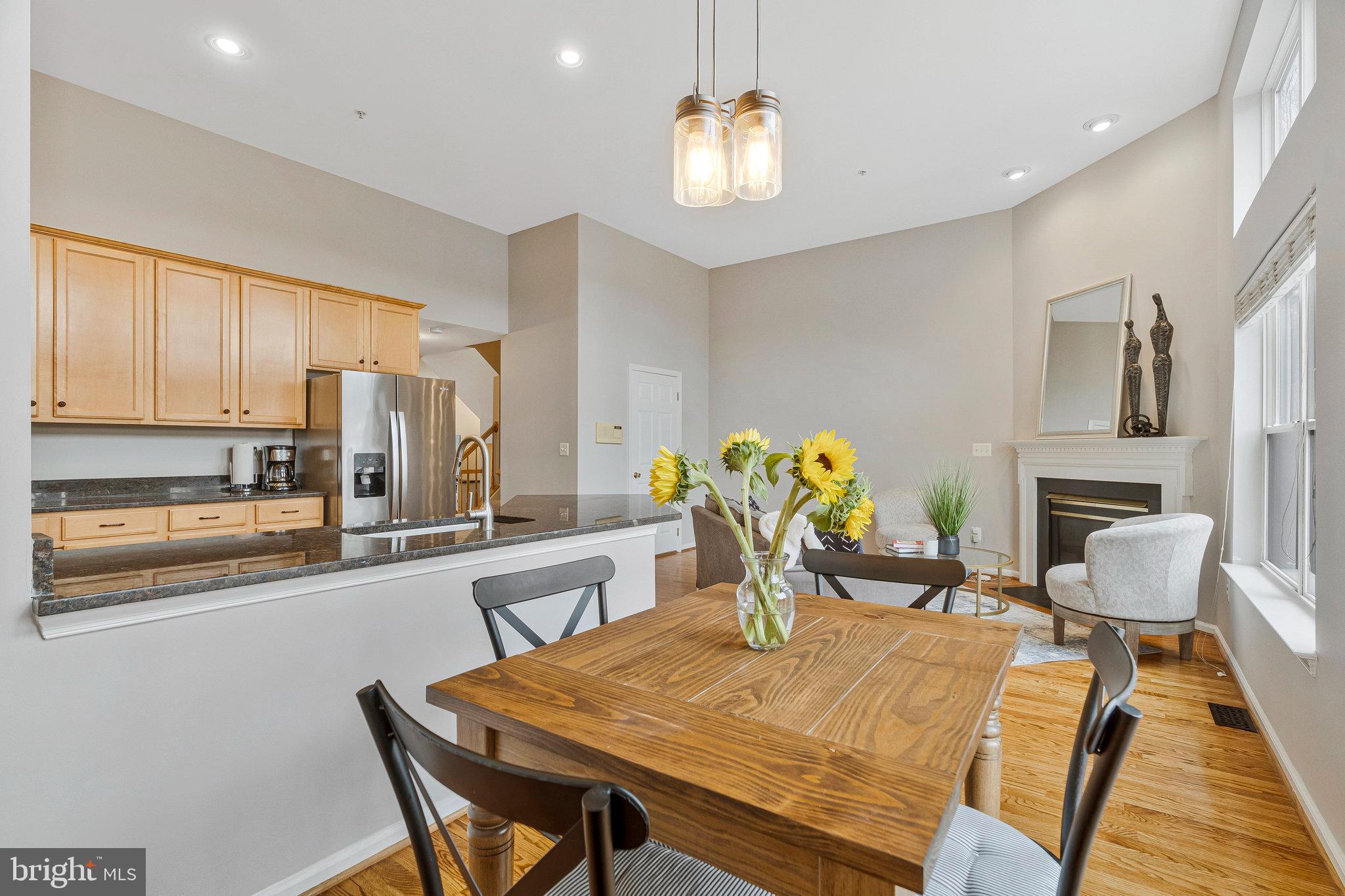 FAIR LAKES COURT - Residential