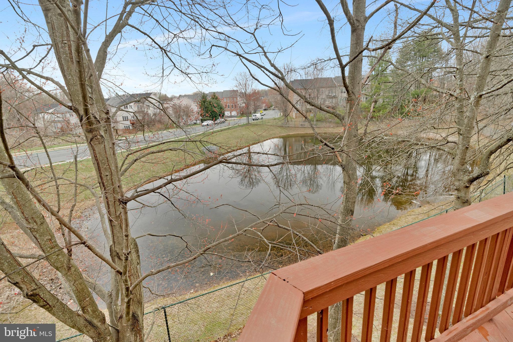 FAIR LAKES COURT - Residential