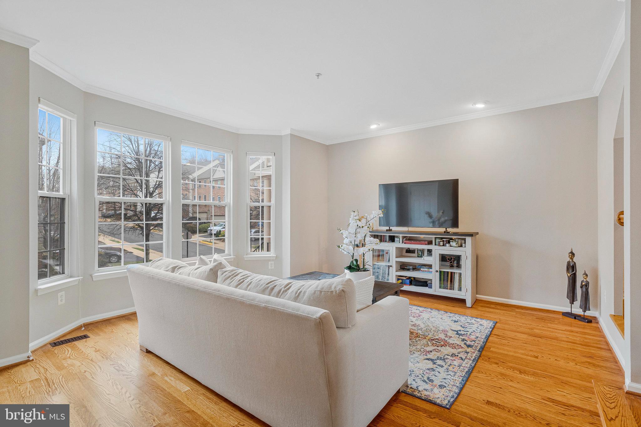 FAIR LAKES COURT - Residential