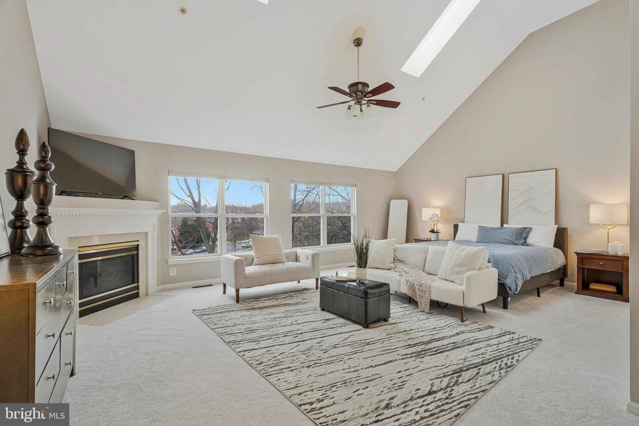 FAIR LAKES COURT - Residential