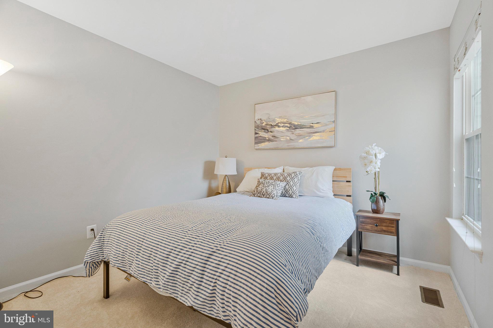 FAIR LAKES COURT - Residential