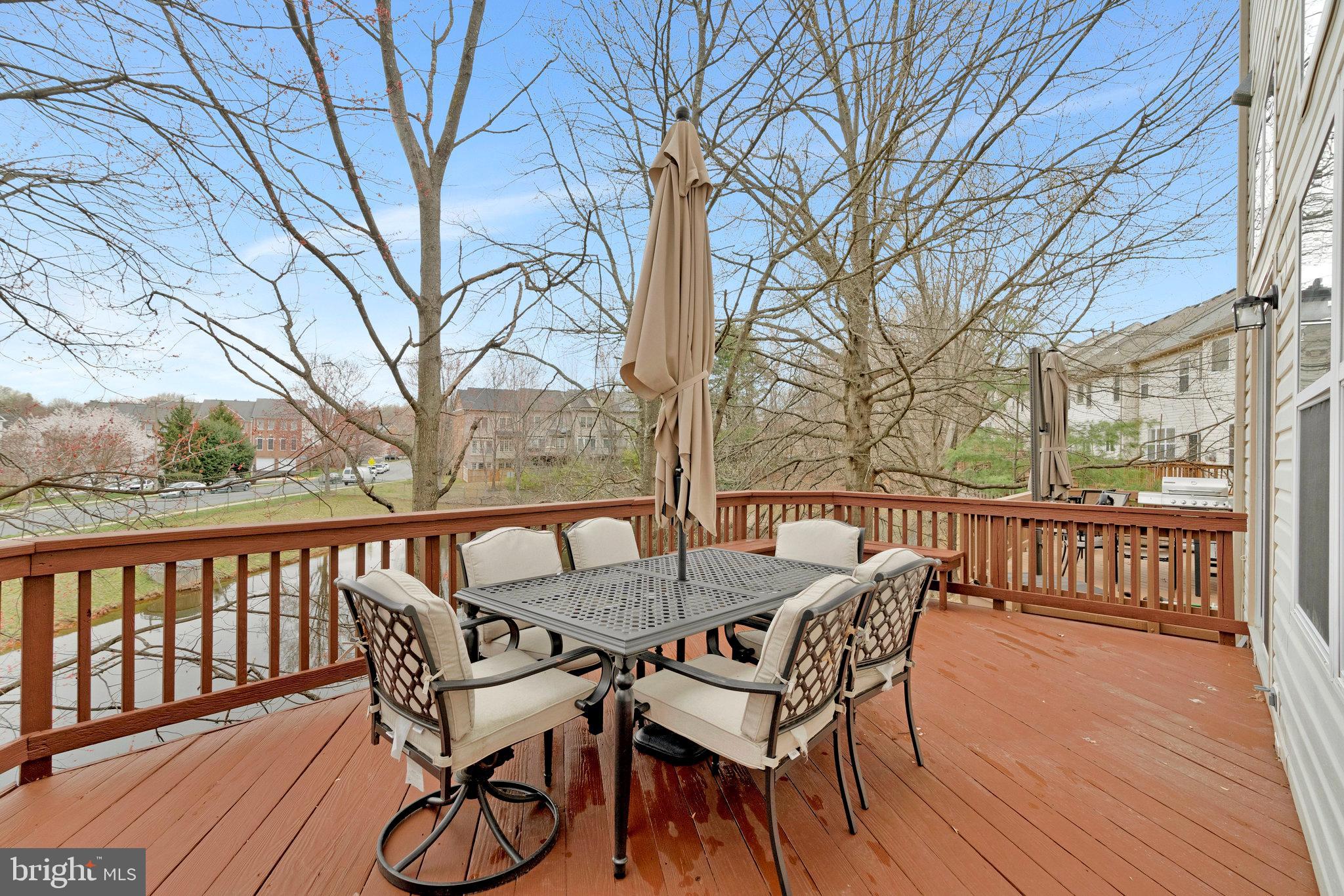 FAIR LAKES COURT - Residential