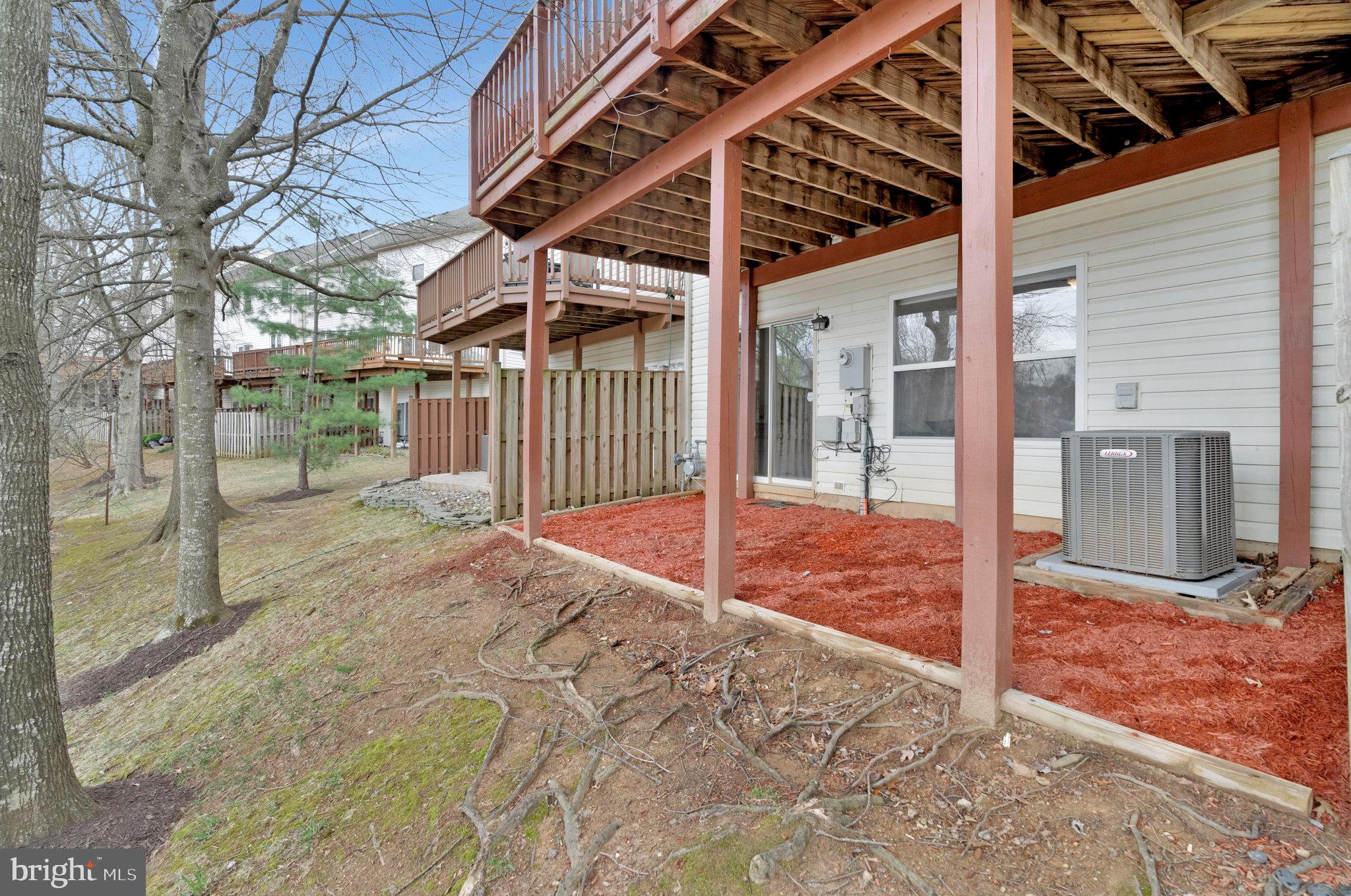 FAIR LAKES COURT - Residential