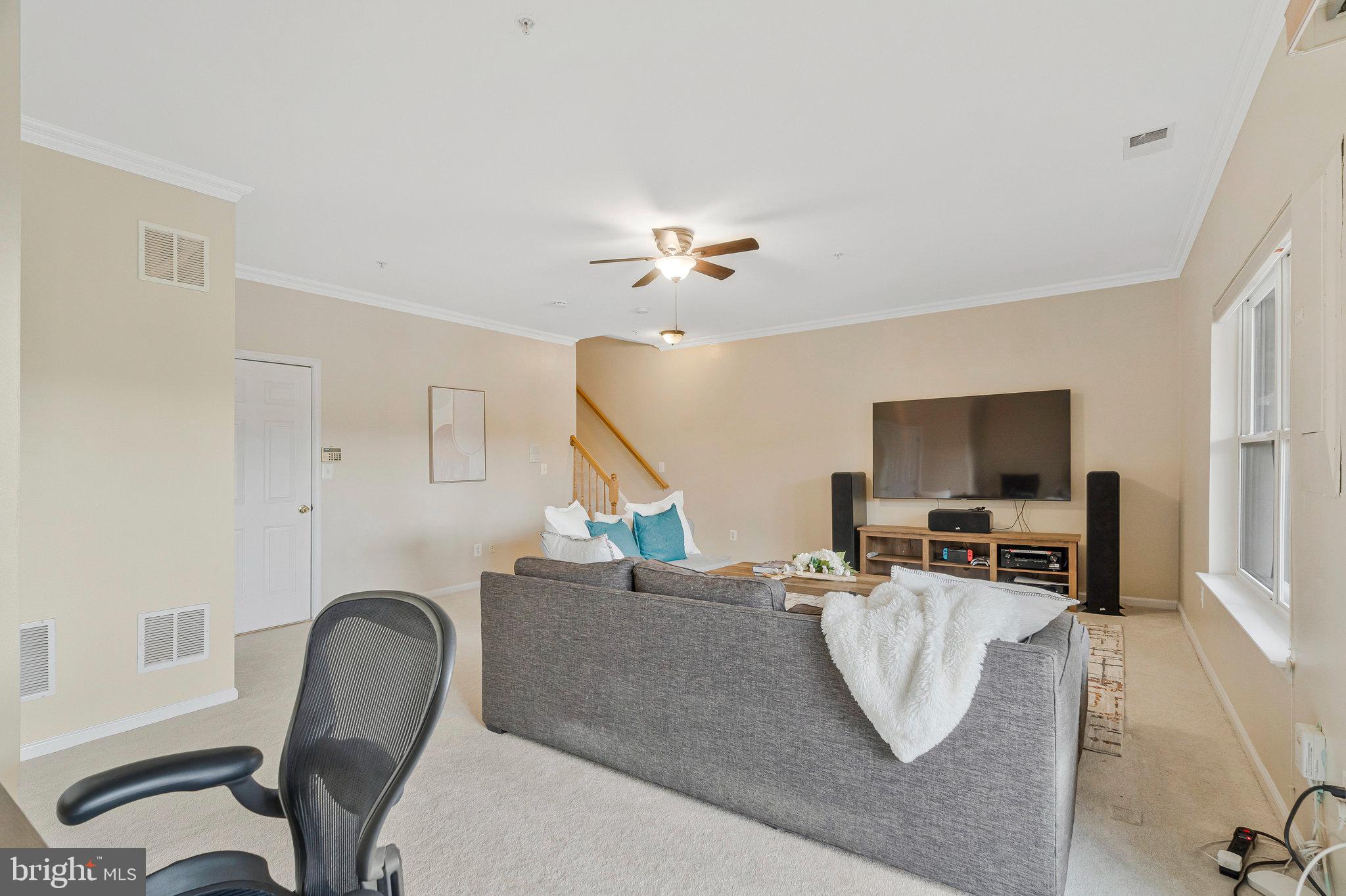 FAIR LAKES COURT - Residential