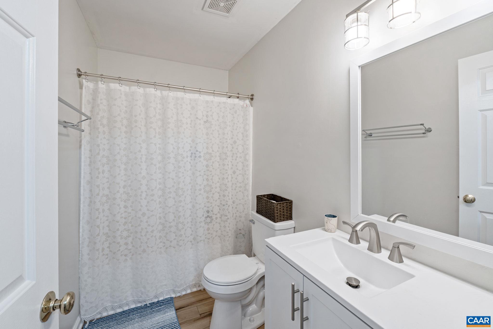 LAKE MONTICELLO - Residential